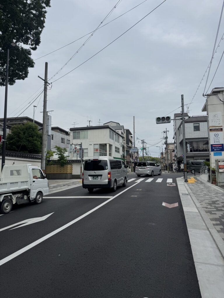 大手筋通道路改良（その2）工事<br />
（道路改良工事）