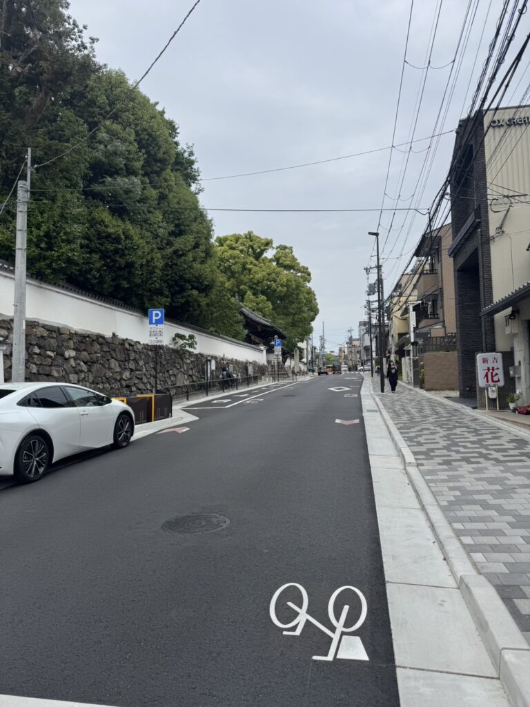 大手筋通道路改良（その2）工事<br />
（道路改良工事）