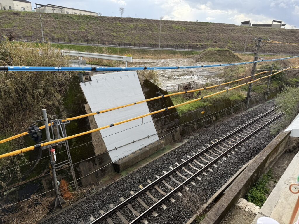 加茂・木津関西線跨線橋撤去他<br />
（跨線橋撤去工事）