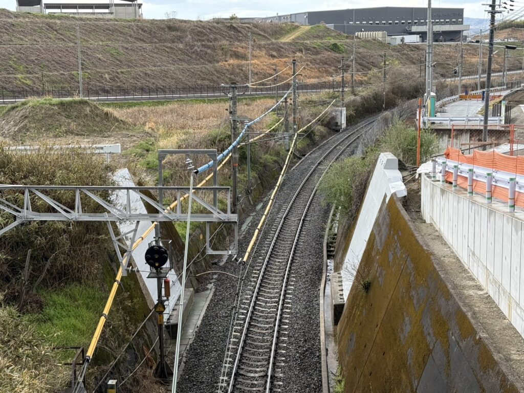 加茂・木津関西線跨線橋撤去他<br />
（跨線橋撤去工事）
