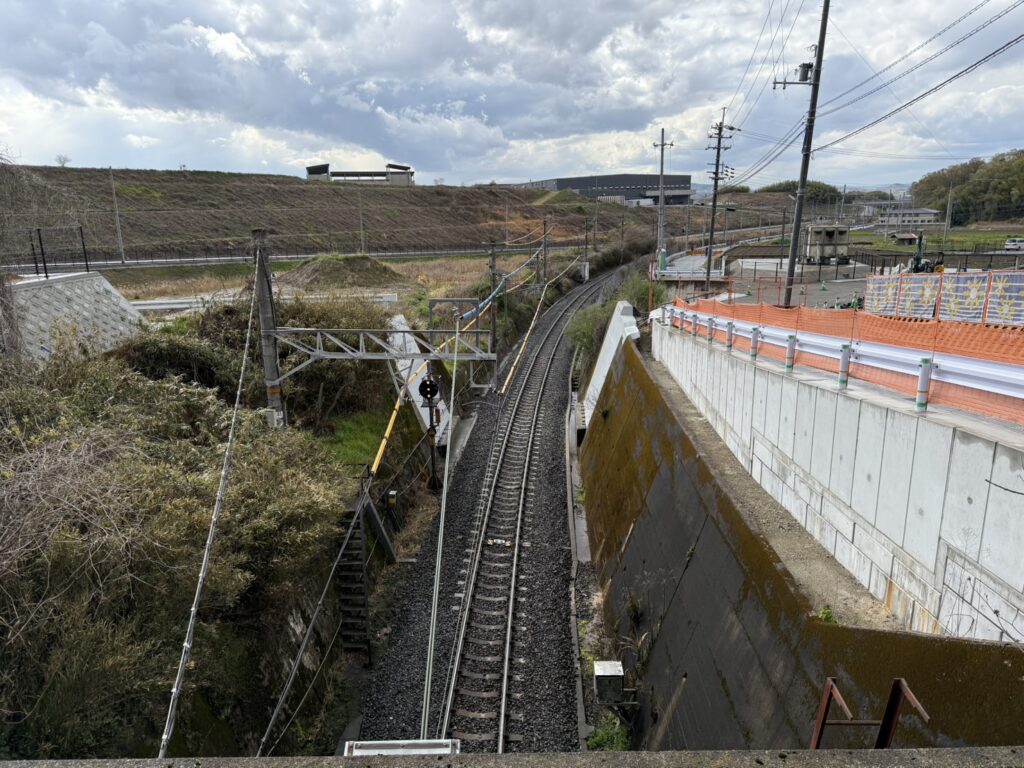 加茂・木津関西線跨線橋撤去他<br />
（跨線橋撤去工事）