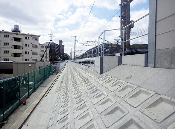 京都支社管内斜面防災対策４工事