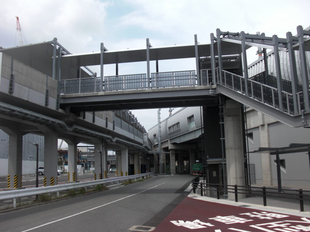 京都・丹波口間新駅外新設他工事<br />
（新駅新設工事）