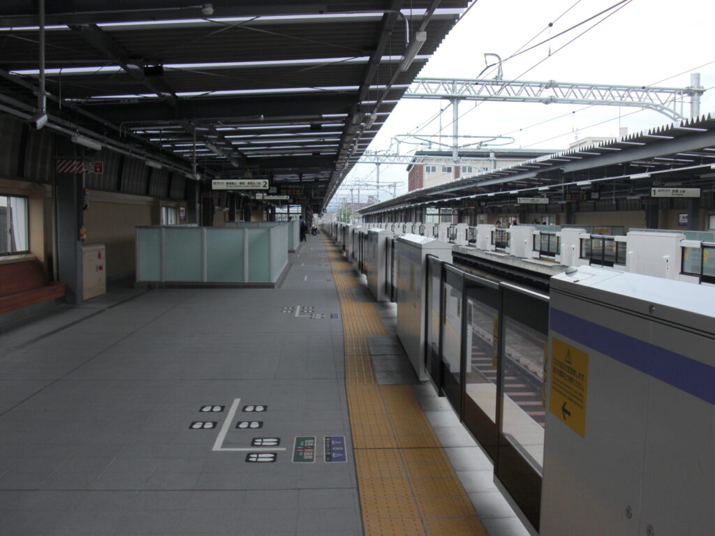 京都・丹波口間新駅外新設他工事<br />
（新駅新設工事）