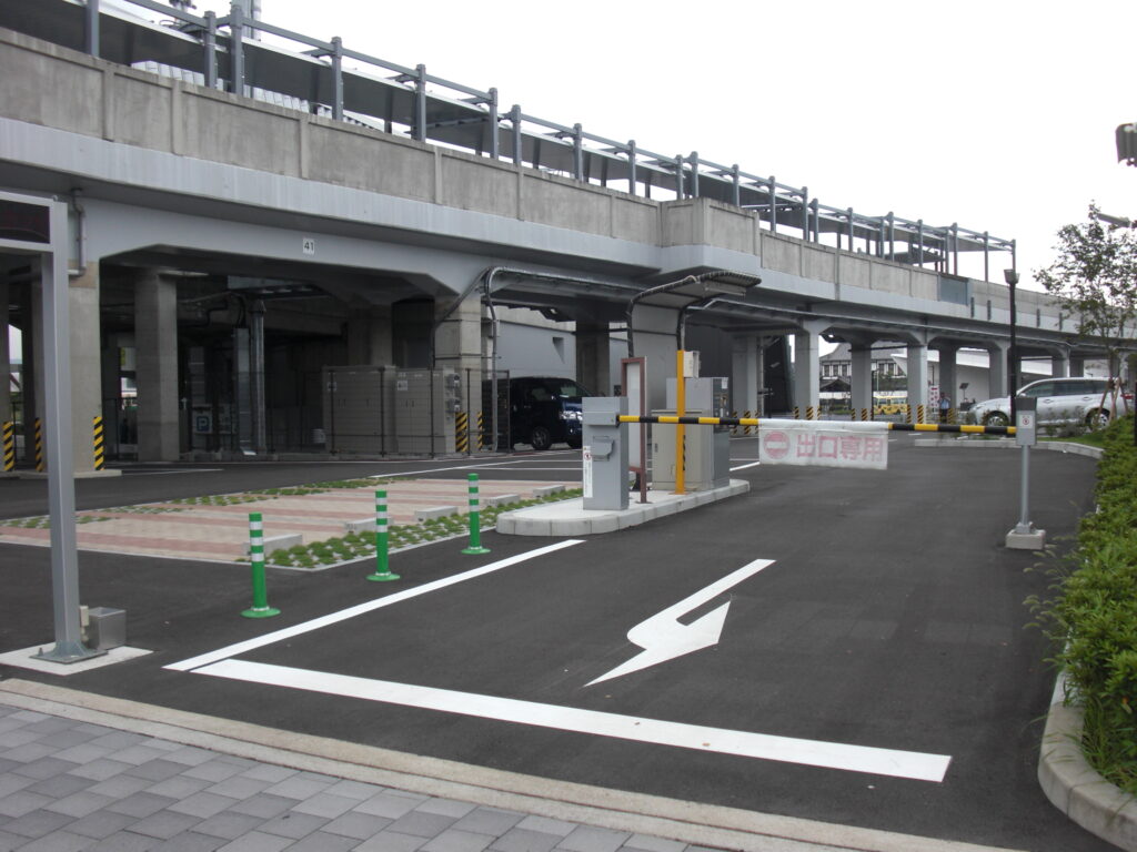 京都・丹波口間新駅外新設他工事<br />
（新駅新設工事）