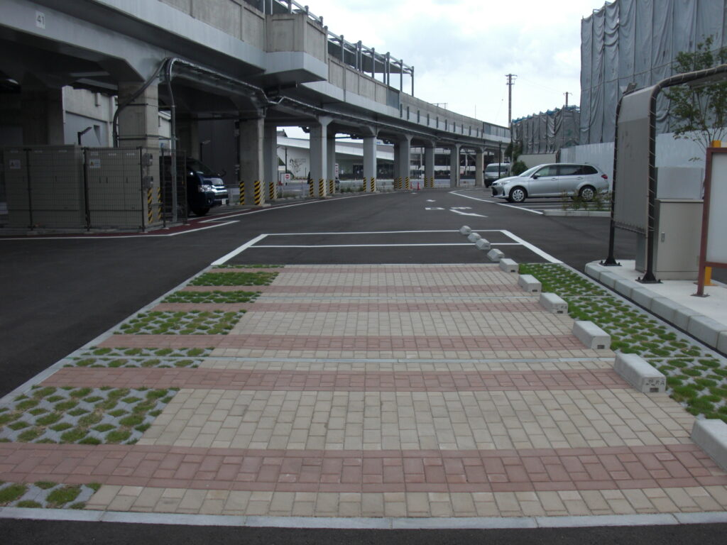 京都・丹波口間新駅外新設他工事<br />
（新駅新設工事）