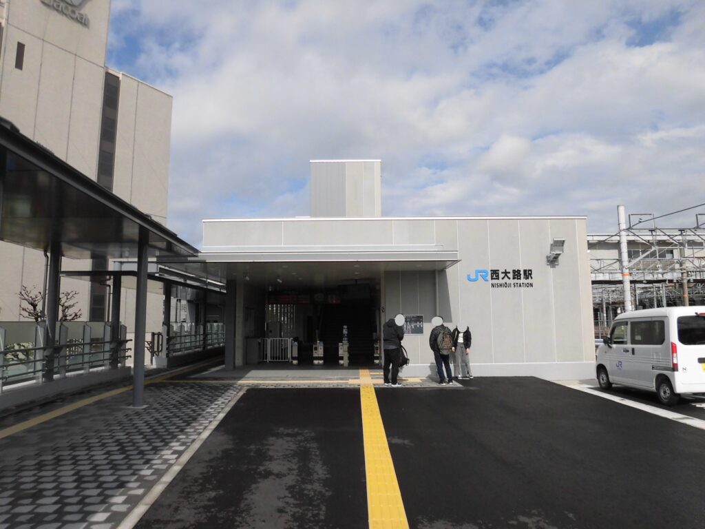 西大路駅バリアフリーに伴う土木Ⅱ期工事<br />
（駅・周辺構造物改良工事）