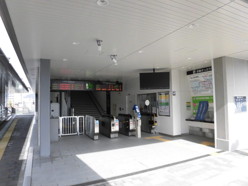 西大路駅バリアフリーに伴う土木Ⅱ期工事<br />
（駅・周辺構造物改良工事）