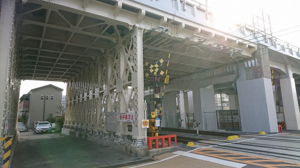稲荷・東福寺九条跨線橋耐震補強他<br />
（跨線橋耐震補強工事）