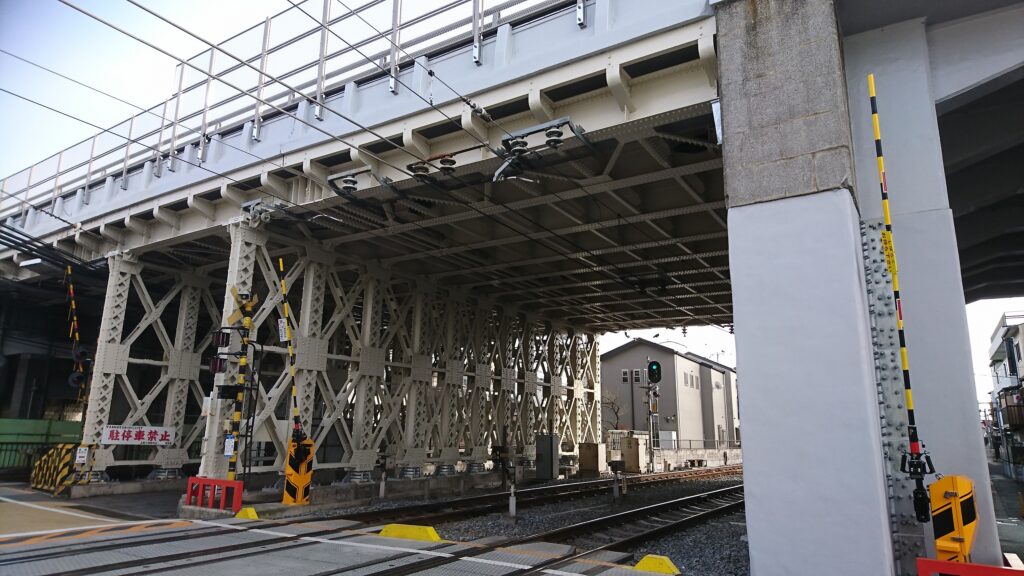 稲荷・東福寺九条跨線橋耐震補強他<br />
（跨線橋耐震補強工事）