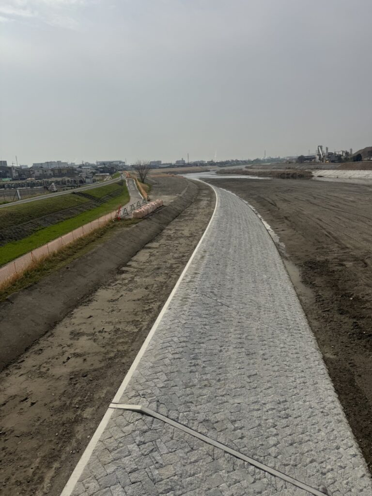 鴨川大規模特定河川工事<br />
（河川改修工事）